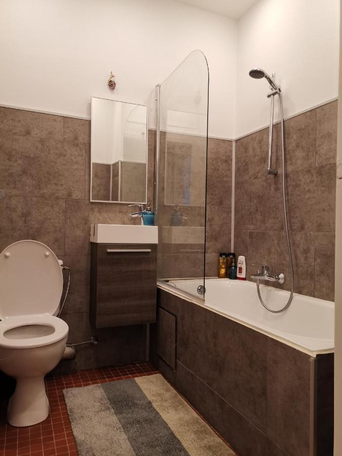 Florya Studio Woluwe Брюссель Экстерьер фото